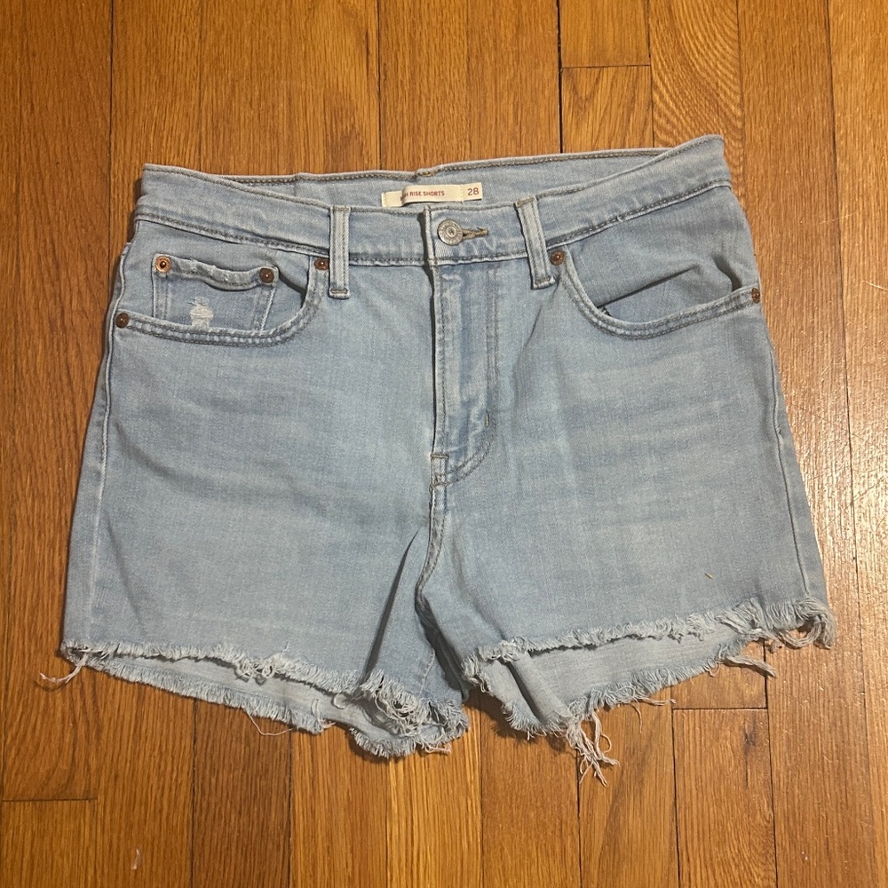Levi’s High Rise Denim Shorts Light Wash Women’s